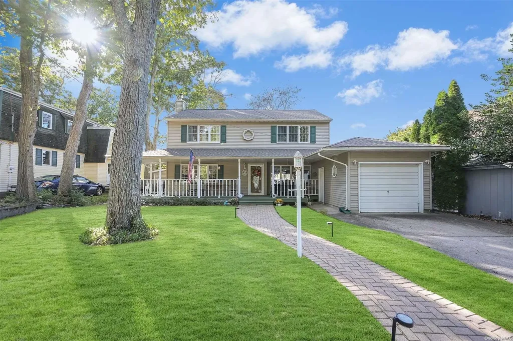 26 Lakeview Trail Ridge NY 11961