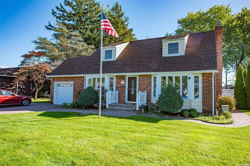 17 Gaymor Lane Commack NY 11725
