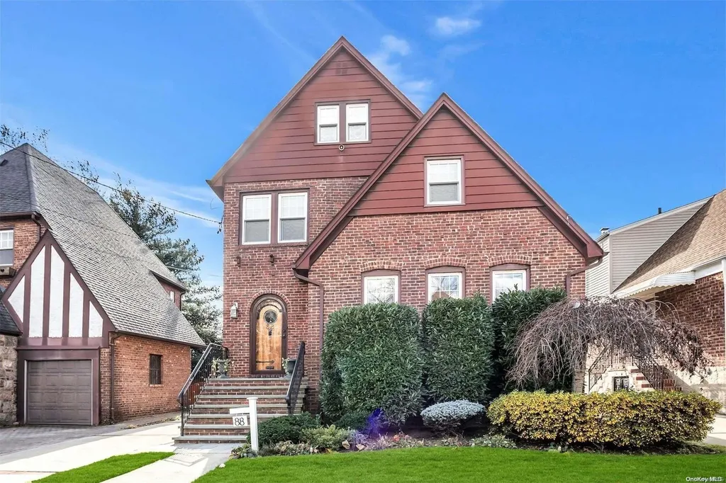 88 Northumberland Gate Lynbrook NY 11563