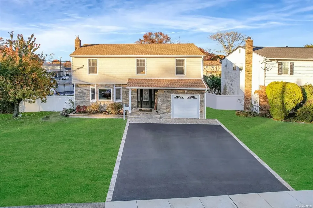 3345 Carrollton Avenue Wantagh NY 11793