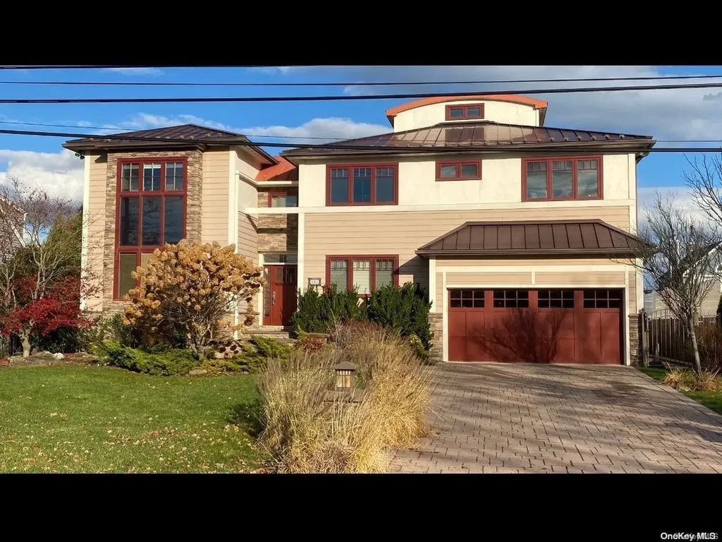 105 Lighthouse Road Babylon NY 11702