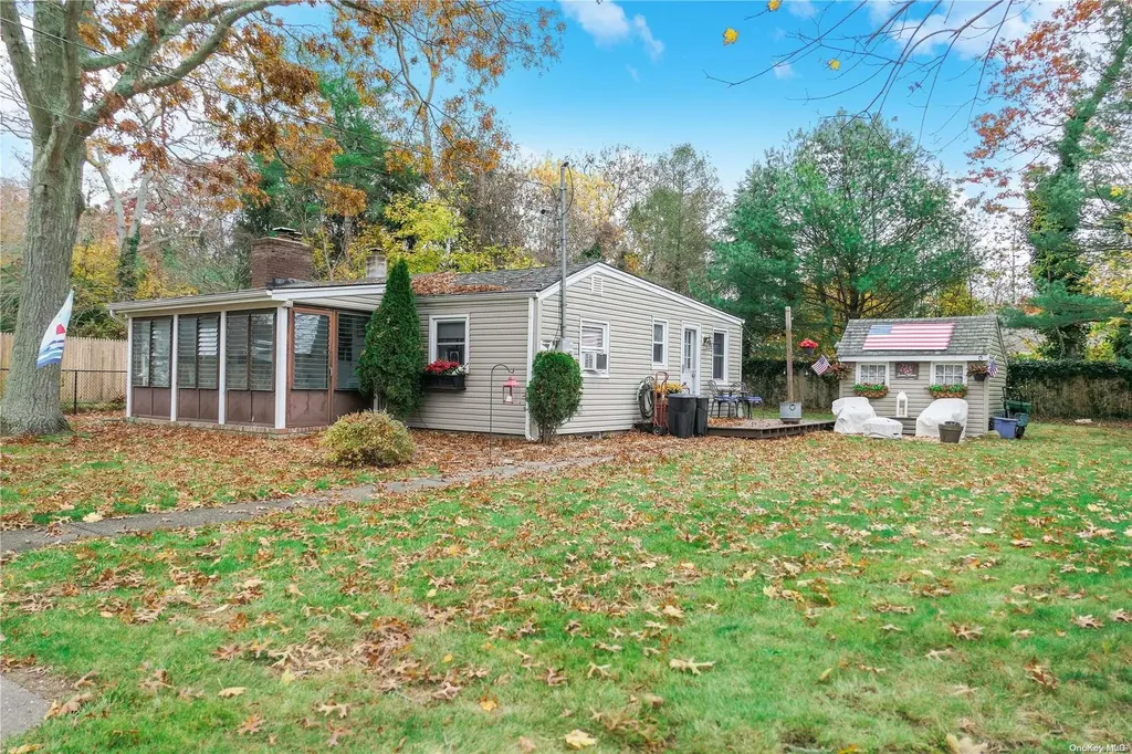 85 Donegan Avenue East Patchogue NY 11772