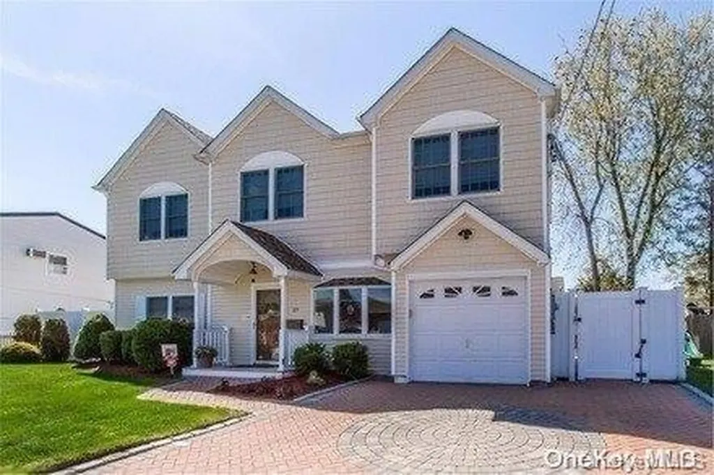29 Blanche Street Plainview NY 11803