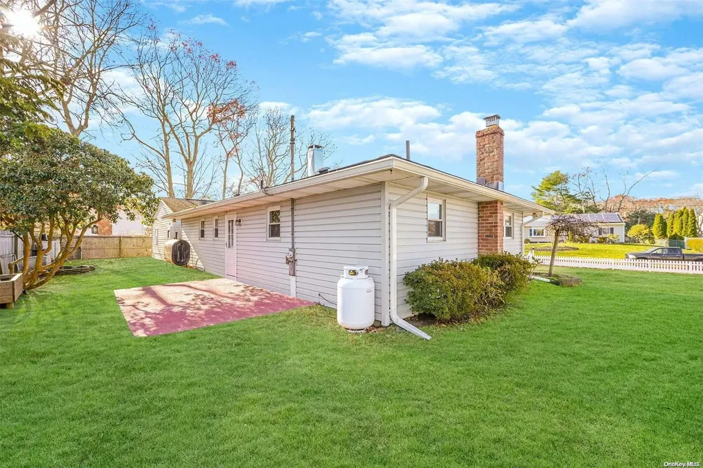 65 Propose Road Shirley NY 11967