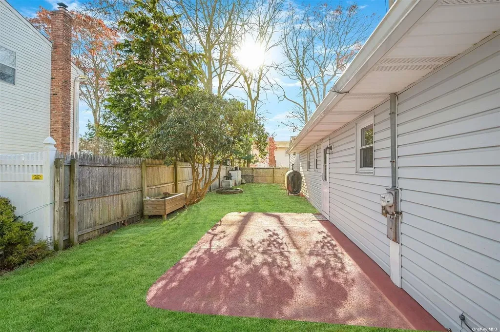 65 Propose Road Shirley NY 11967