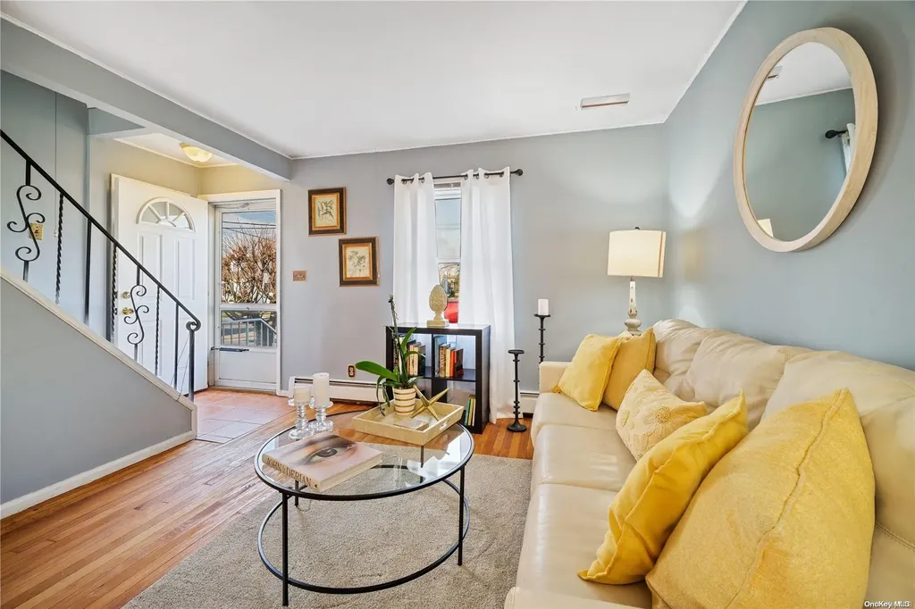 5 Enness Avenue Bethpage NY 11714
