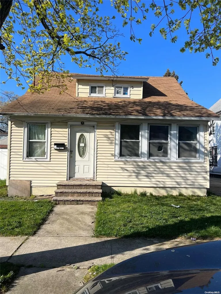 53 E Valley Stream Boulevard Valley Stream NY 11580
