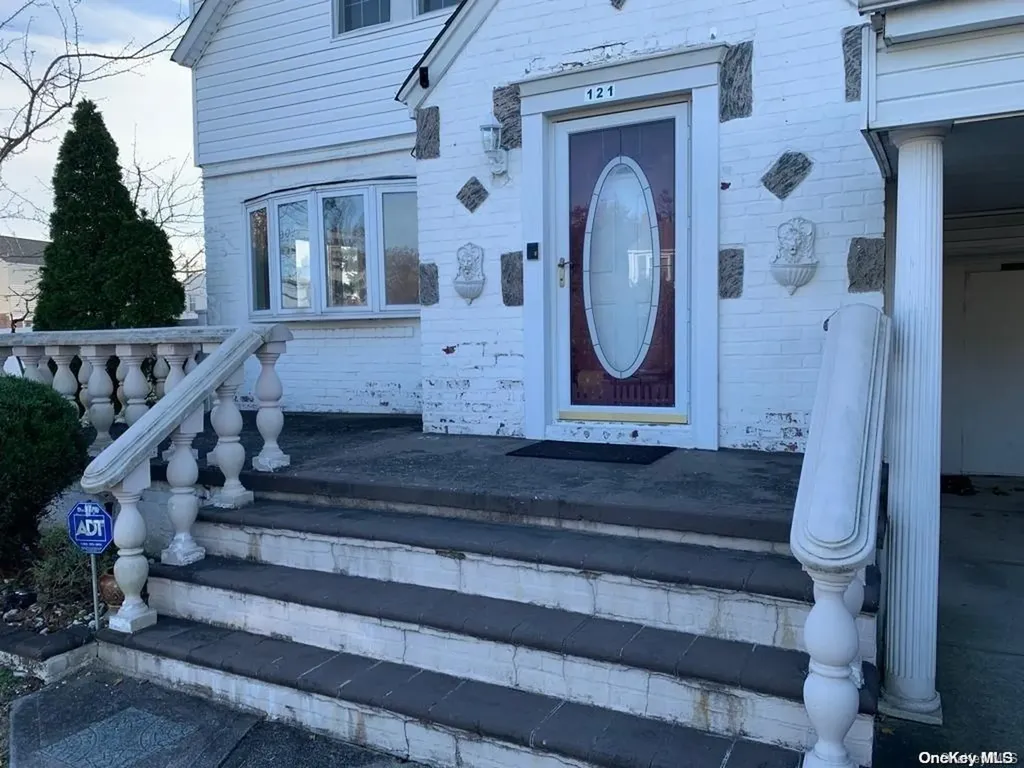 121 Norfeld Boulevard Elmont NY 11003