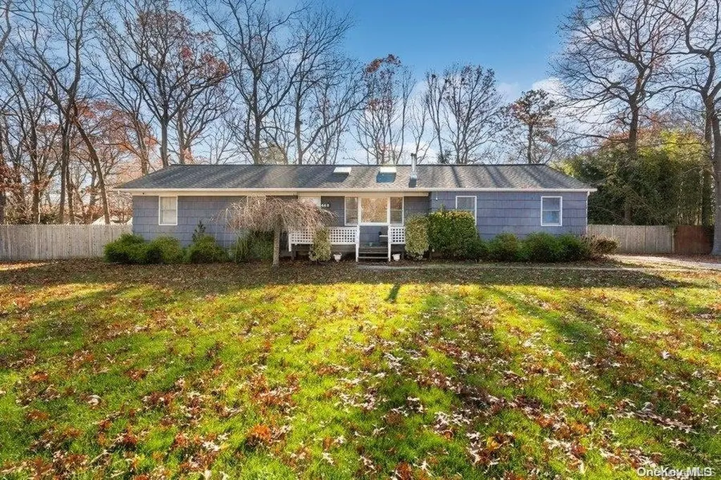 44 Dawn Drive Shirley NY 11967
