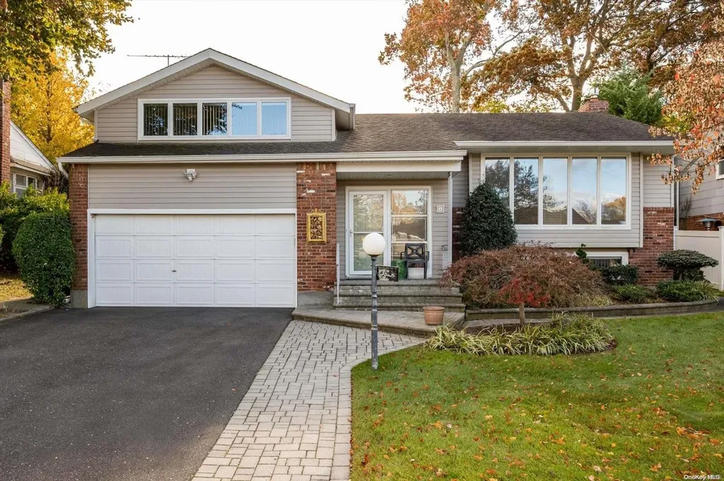 4 Linda Lane Plainview NY 11803