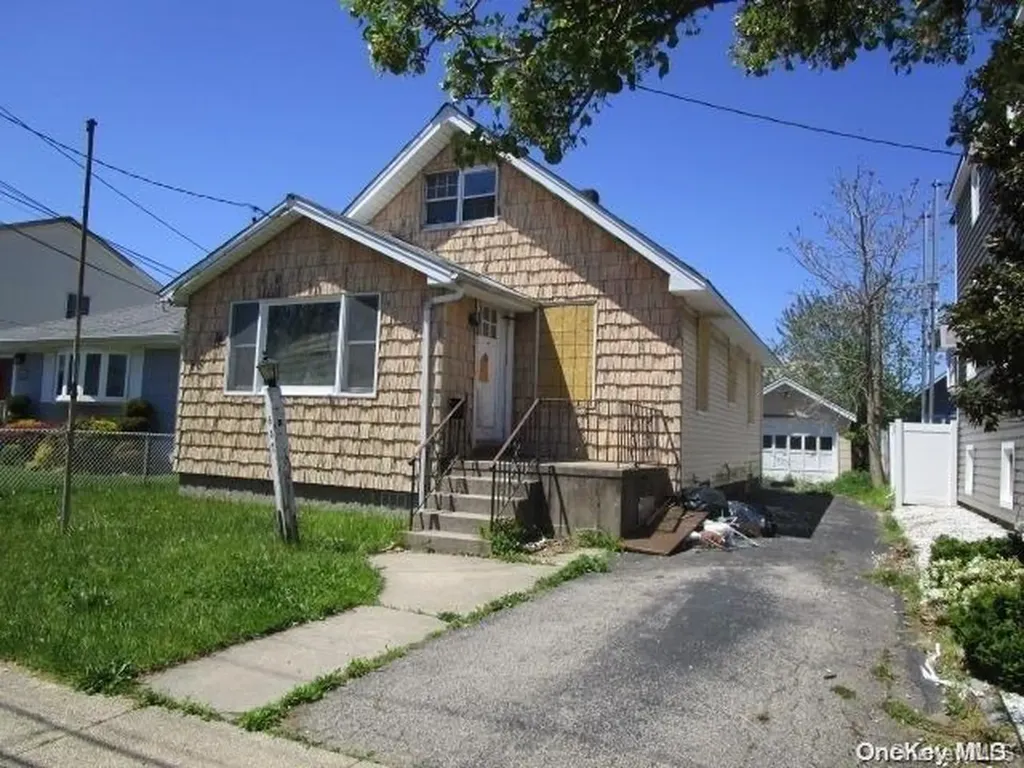 847 Jefferson Street Baldwin NY 11510