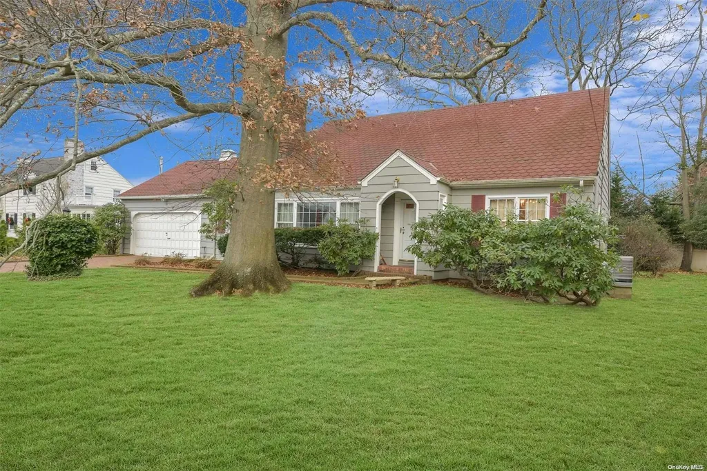 176 Bay Drive Massapequa NY 11758