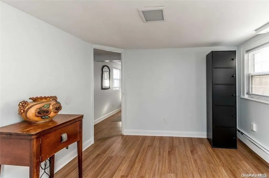 28 E Walnut Street Long Beach NY 11561