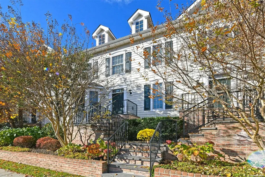 5 Mariners Walk Oyster Bay NY 11771