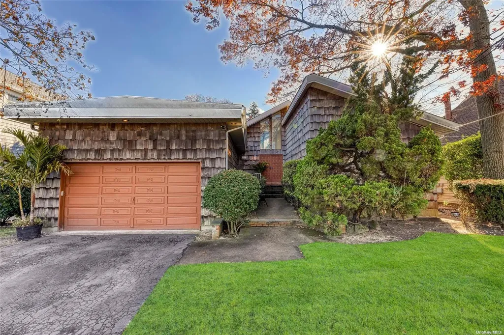1822 Yale Road Merrick NY 11566