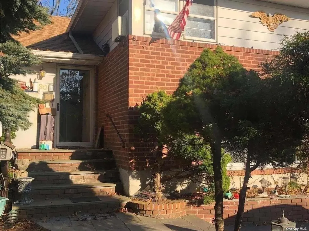 330 Ellison Avenue Westbury NY 11590