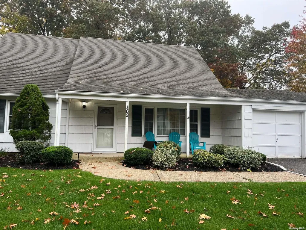 162 Sycamore Circle Stony Brook NY 11790