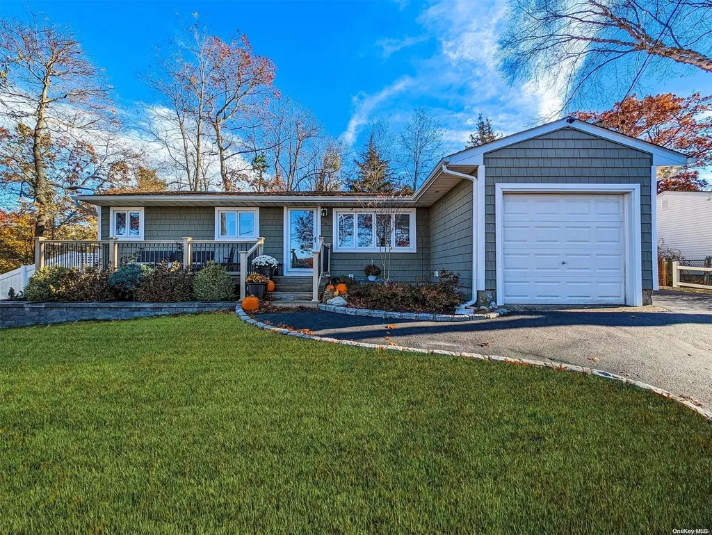 26 Matice Place Ronkonkoma NY 11779
