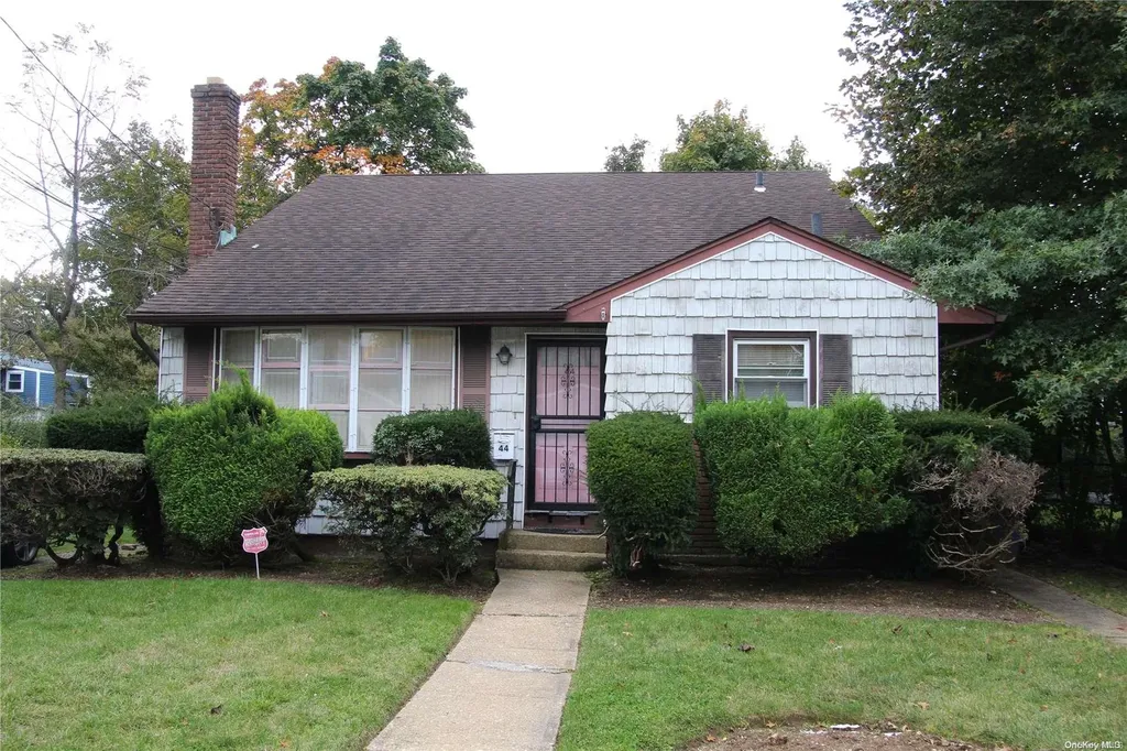 44 Jefferson Avenue Roosevelt NY 11575