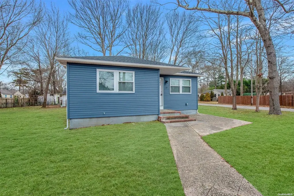 27 Aspen Road Mastic Beach NY 11951