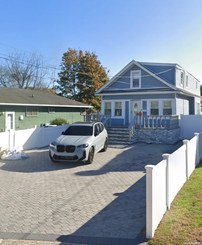 41 Independence Avenue Freeport NY 11520