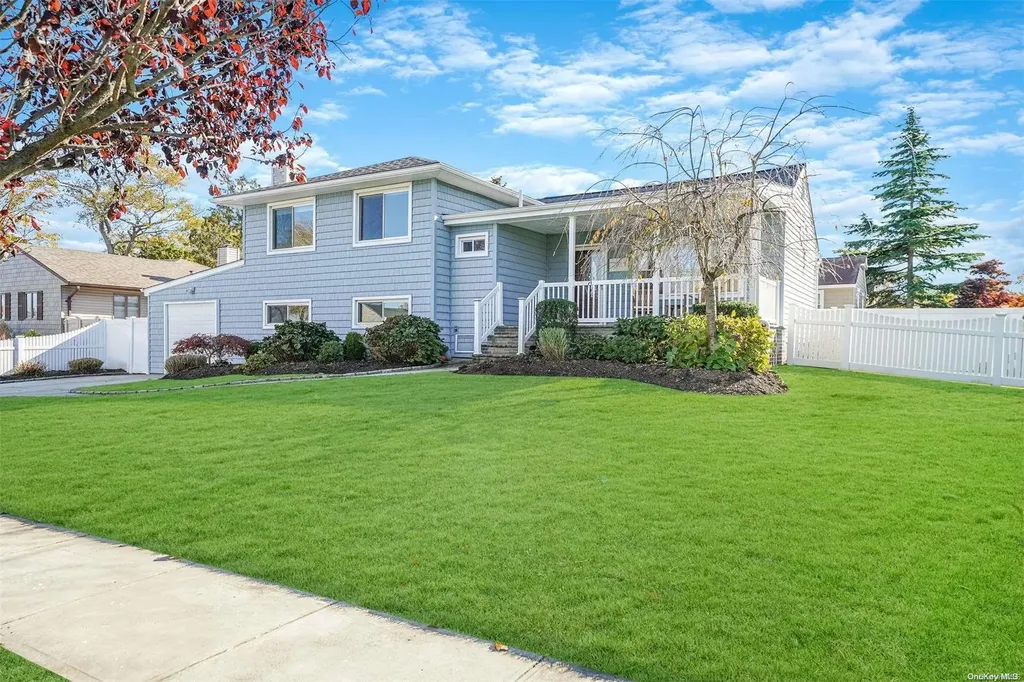 3986 Eve Drive Seaford NY 11783