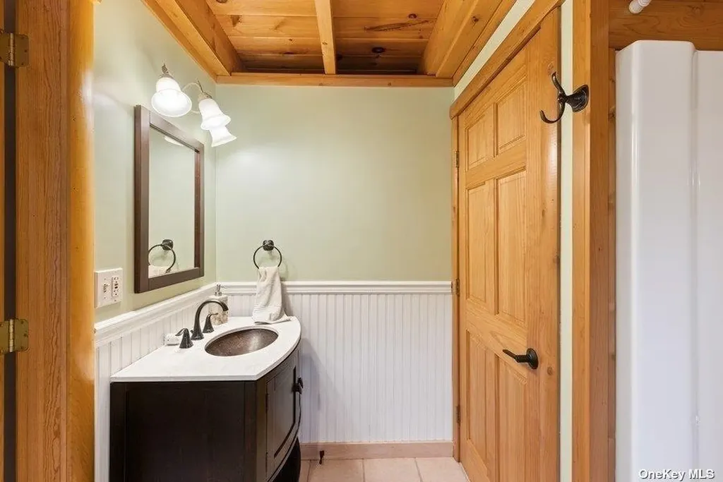 380 Private Road Southold NY 11971
