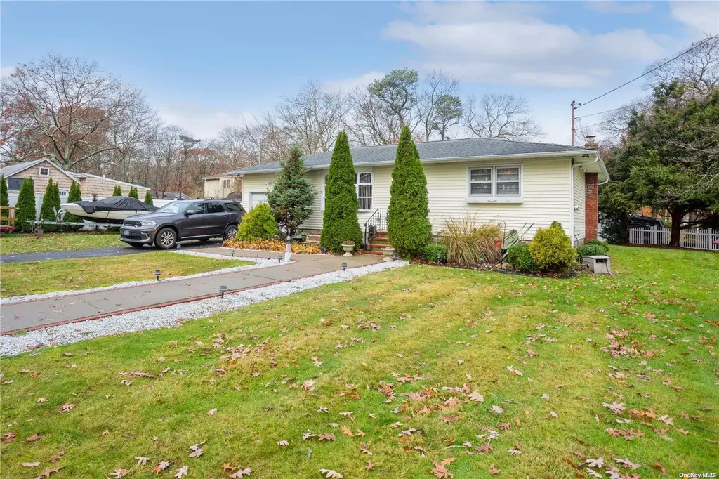81 Queen Road Mastic Beach NY 11951