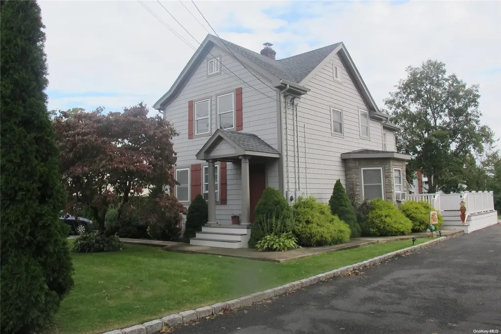 478 Marcy Avenue Riverhead NY 11901