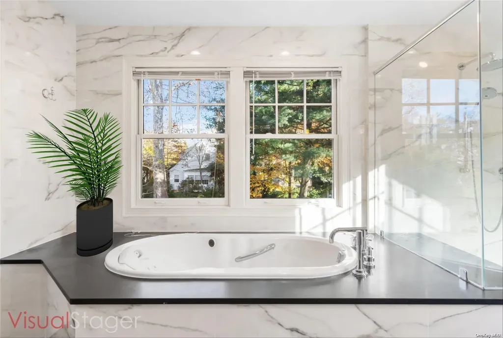 11 Nassau Drive Great Neck NY 11021