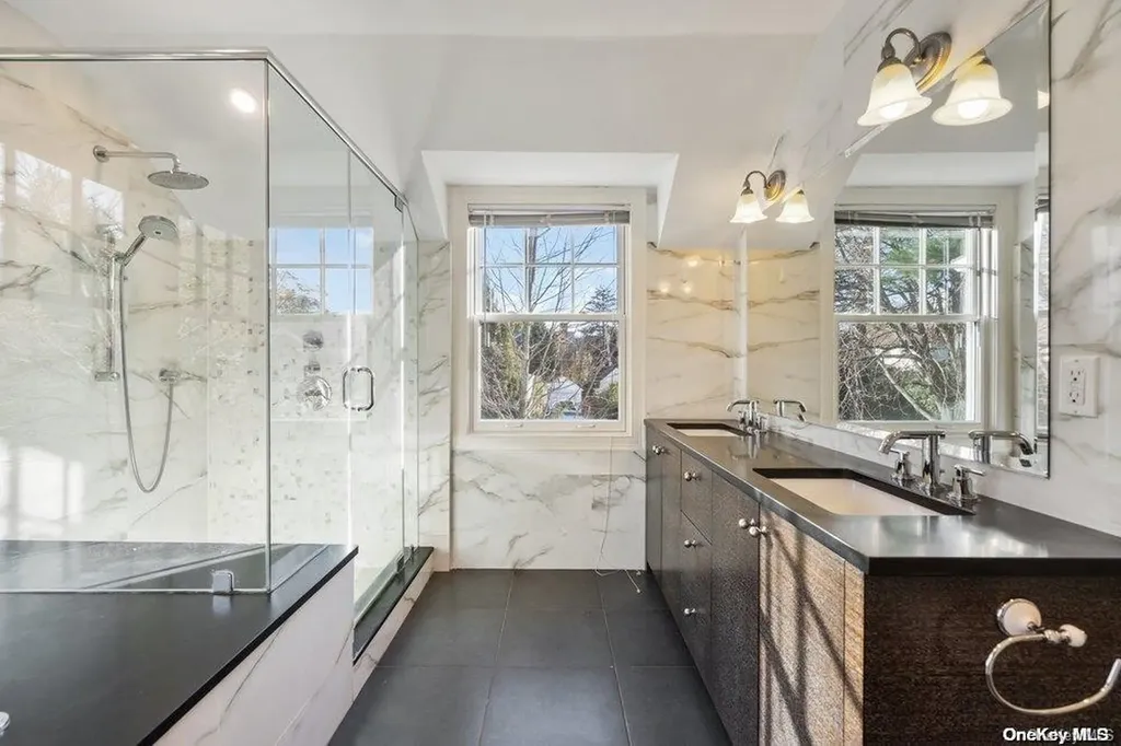 11 Nassau Drive Great Neck NY 11021