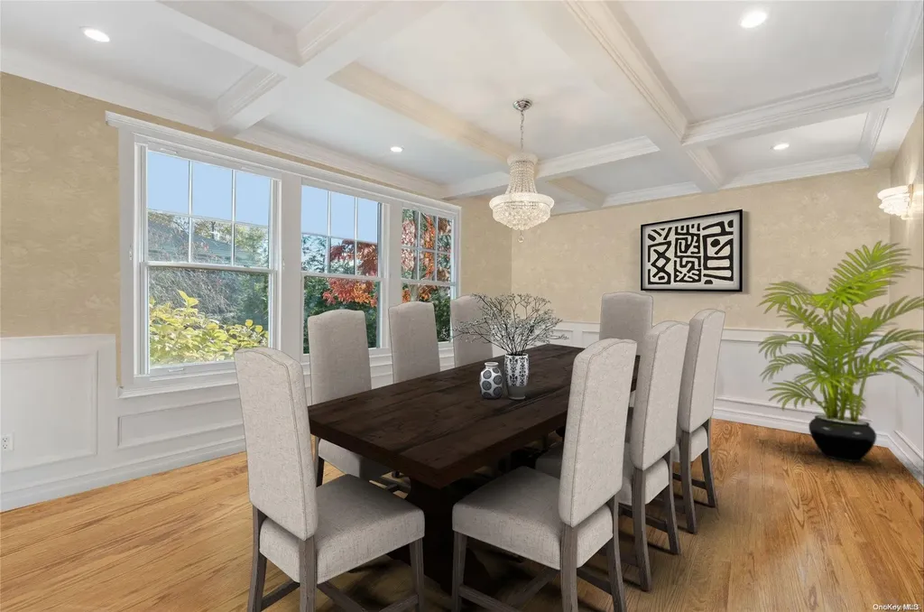 11 Nassau Drive Great Neck NY 11021