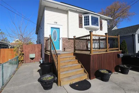 138 W Santa Barbara Road Lindenhurst NY 11757