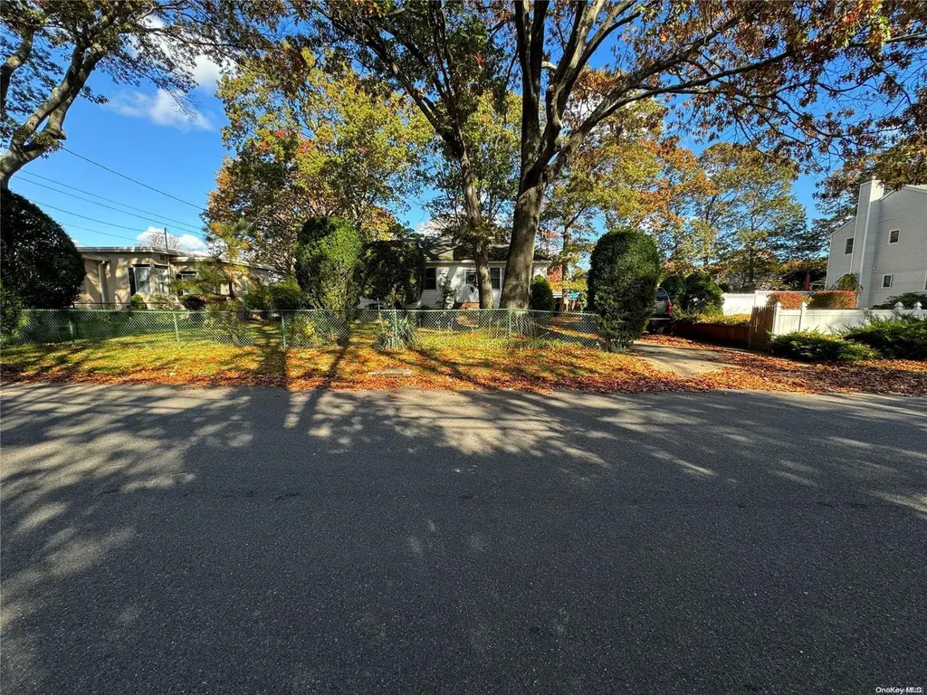 1021 Celia Street West Islip NY 11795