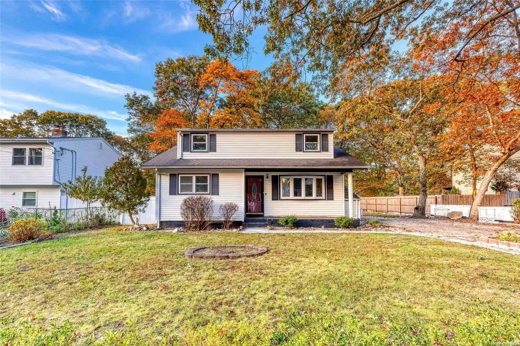 65 Carr Lane Coram NY 11727