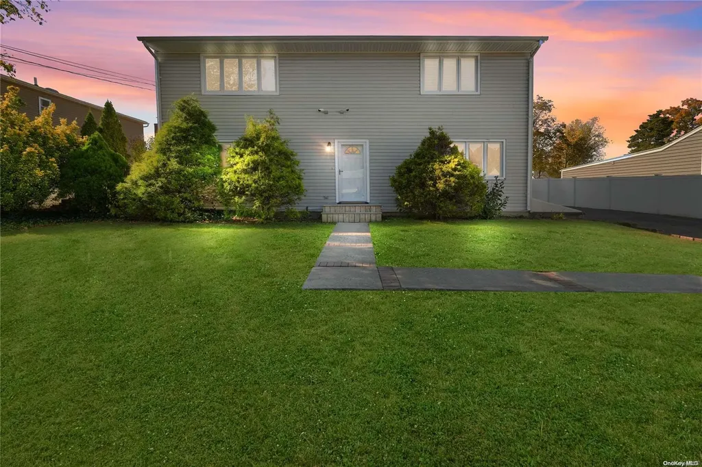 274 Norma Avenue West Islip NY 11795