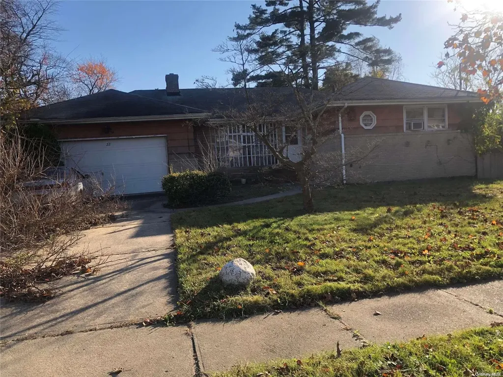 22 Willow Avenue Freeport NY 11520