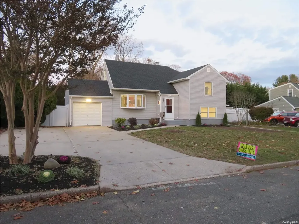 43 Saddle Lane Centereach NY 11720