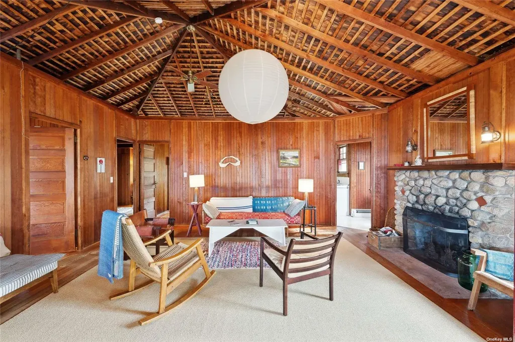 400 Diamond Lane Peconic NY 11958