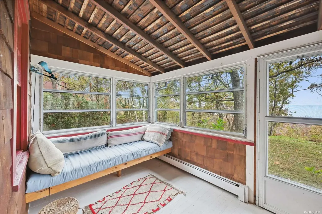 400 Diamond Lane Peconic NY 11958