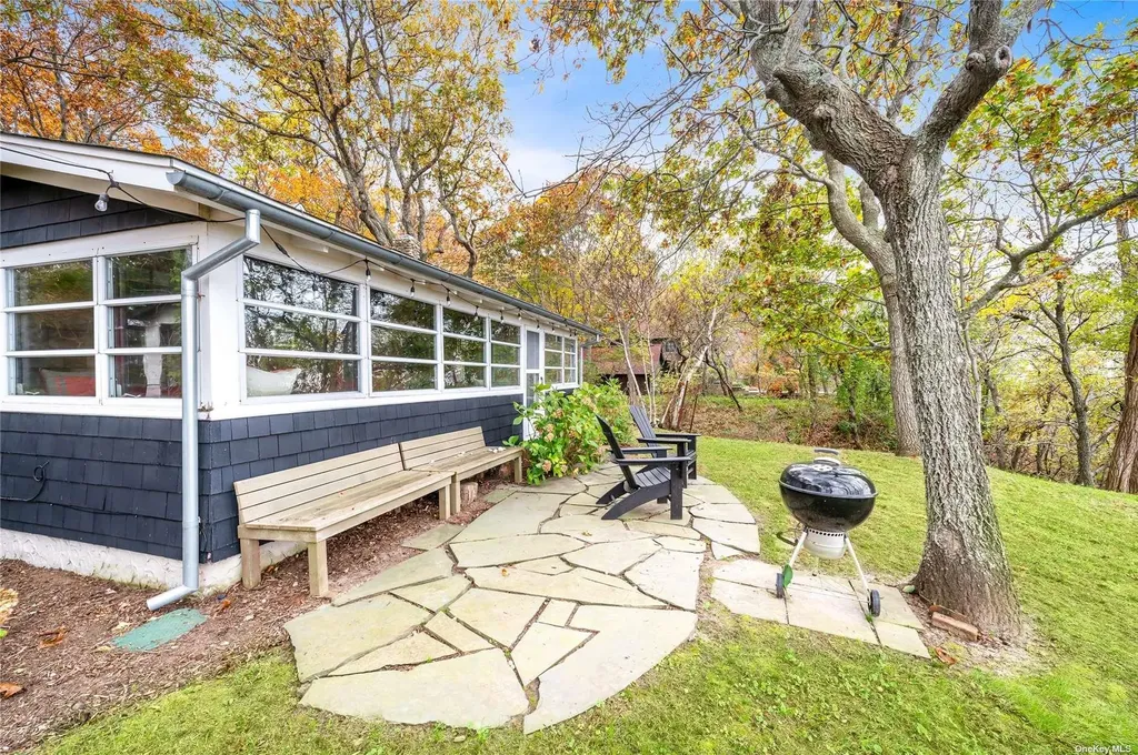 400 Diamond Lane Peconic NY 11958
