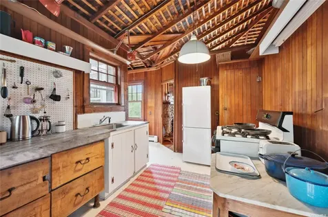 400 Diamond Lane Peconic NY 11958