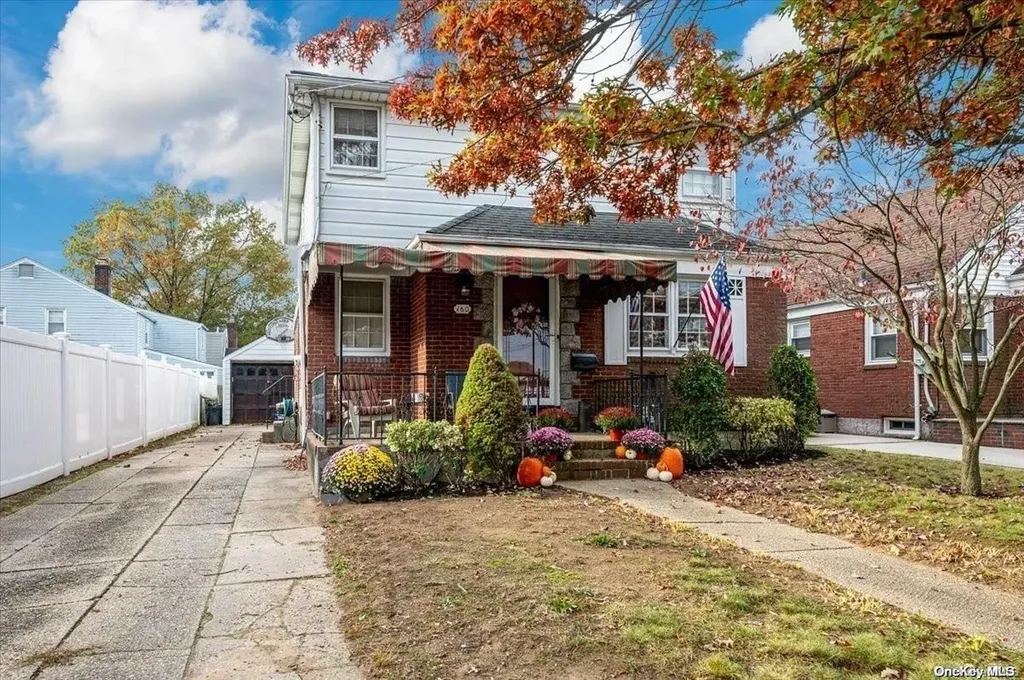 160 E Dover Street Valley Stream NY 11580
