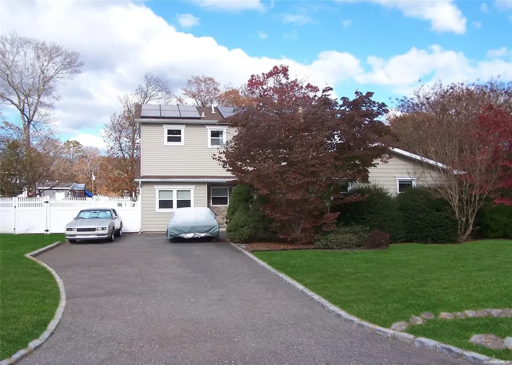7 Grady Lane Coram NY 11727