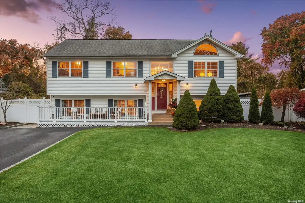 1162 Brookdale Avenue Bay Shore NY 11706