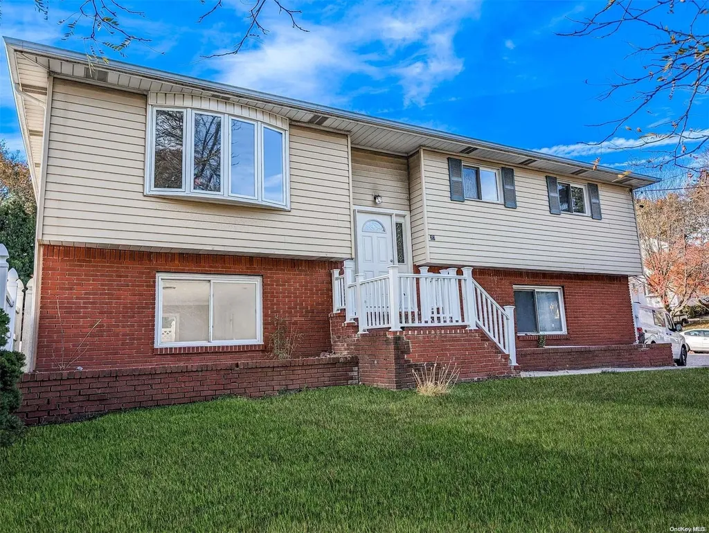 27 Waterside Avenue Northport NY 11768