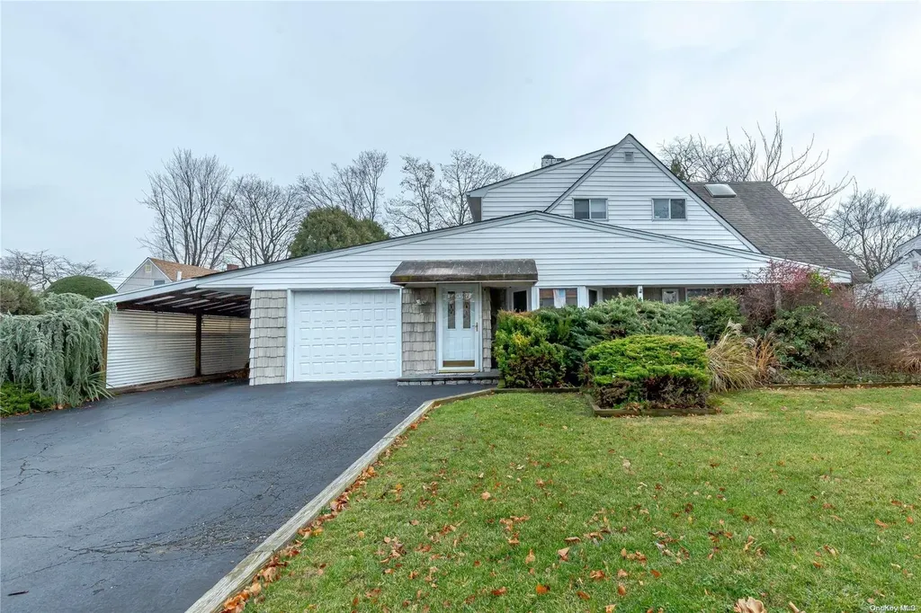 7 Topper Lane Levittown NY 11756