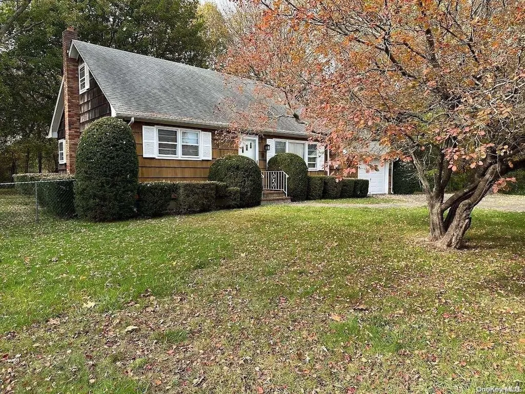 6 Arthur Avenue Brookhaven NY 11719