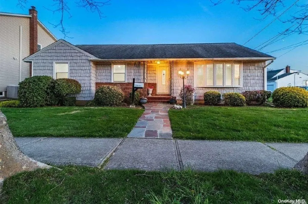 131 Liberty Avenue Lindenhurst NY 11757