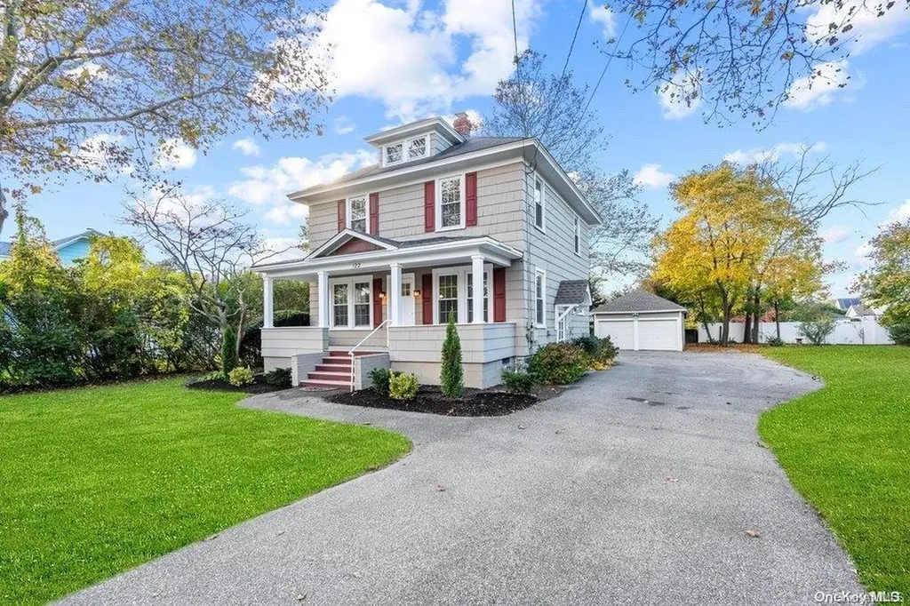 122 Higbie Lane West Islip NY 11795